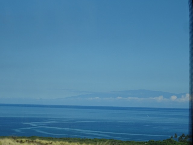 ハワイ島から見たマウイ島ハレアカラ