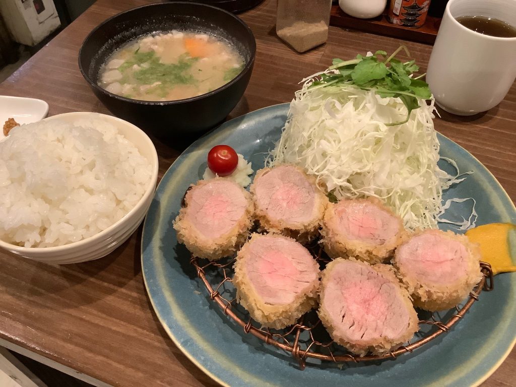京都のヒレカツ定食